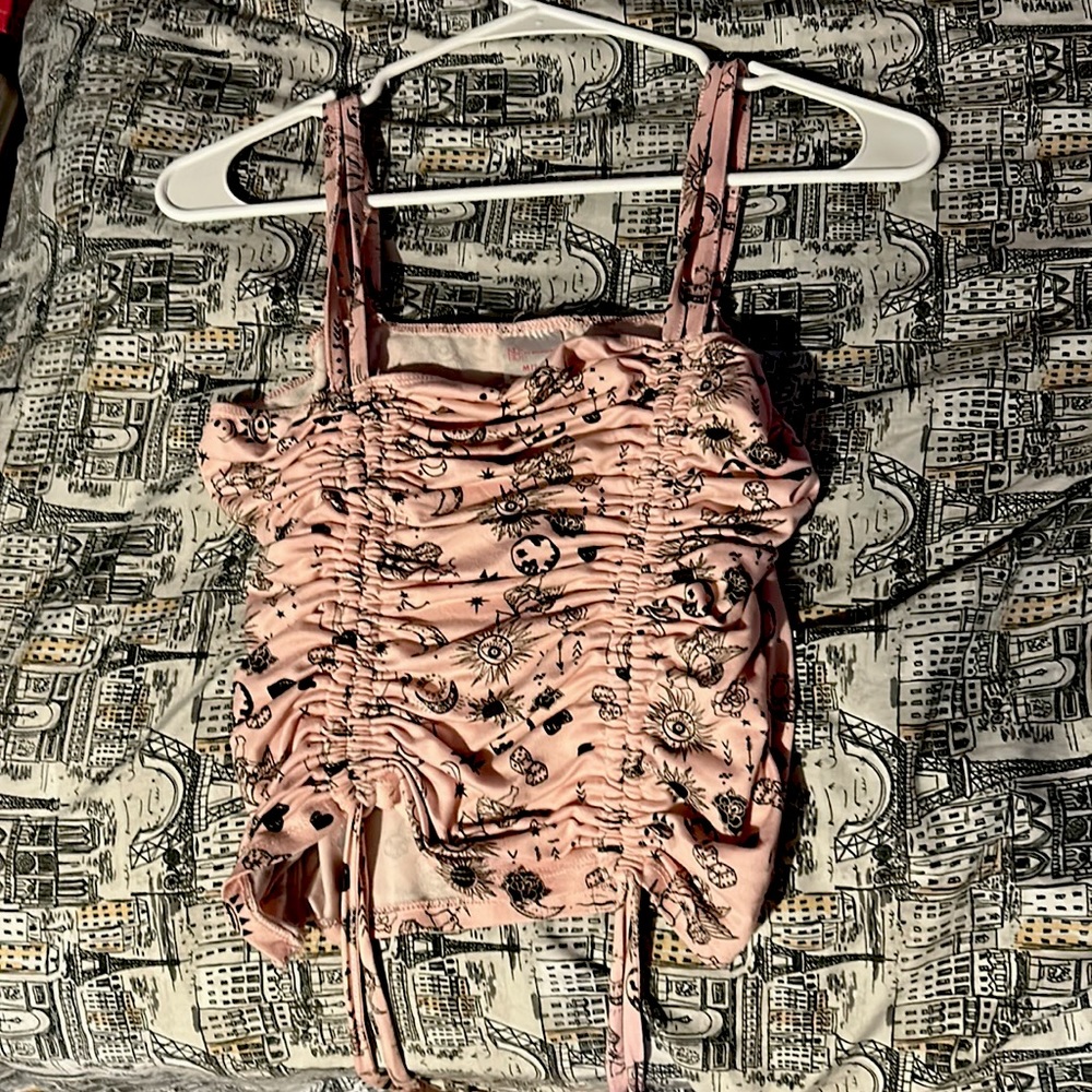 No boundaries pink crop scrunch tank